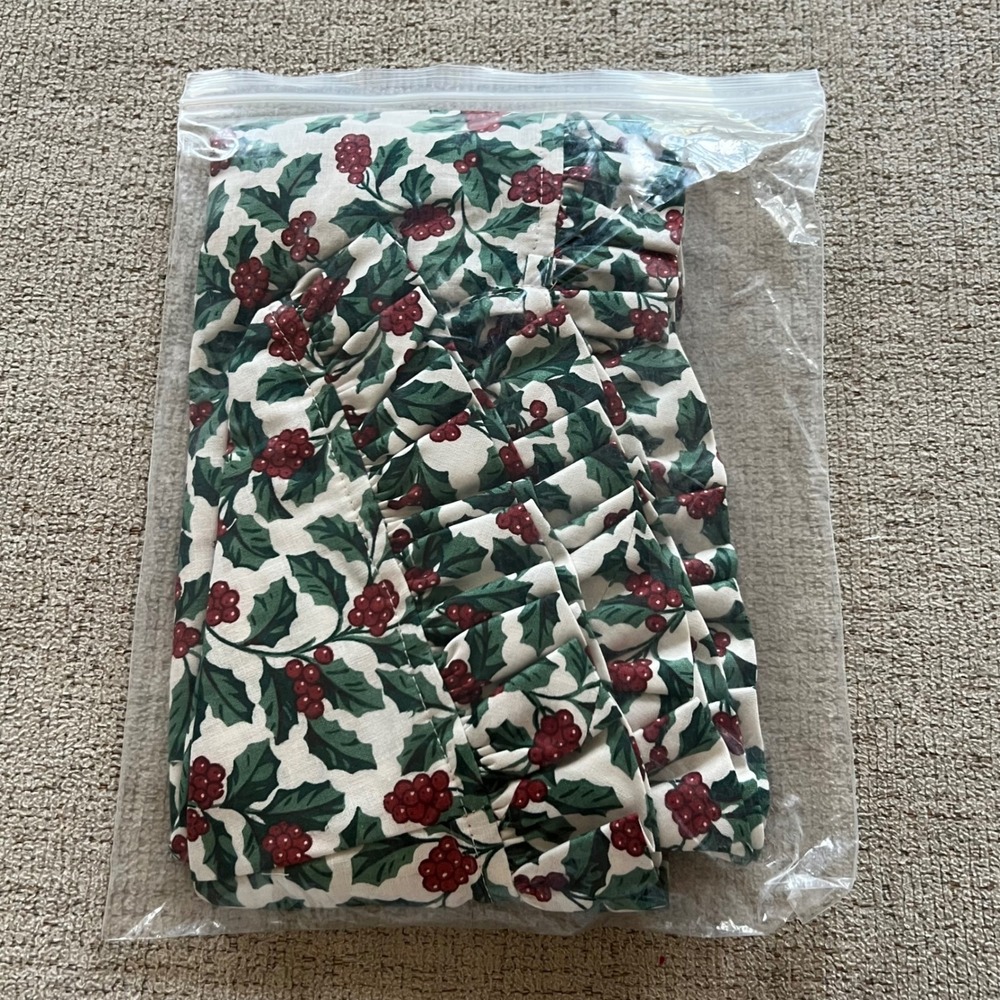 Longaberger Yuletide Treasures Deck the Halls Basket Liner Holly Berry Ruffle